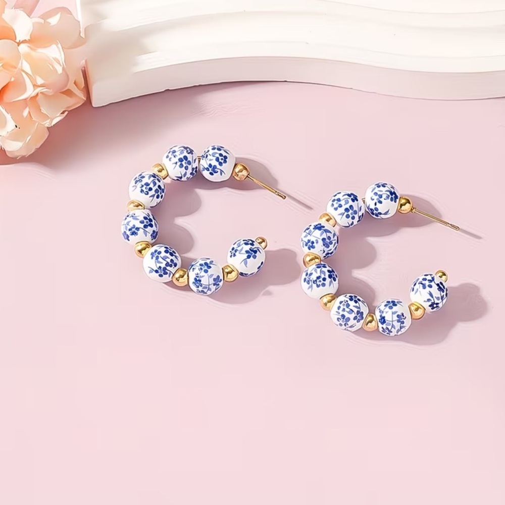 NEW Blue and Gold Floral Hoop Earrings. 💙 A0-20 - Picture 4 of 5